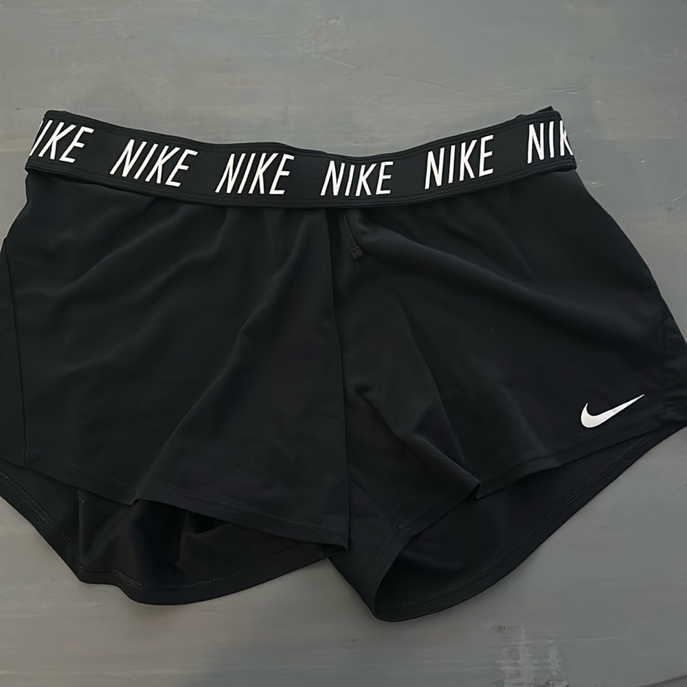 L Nike Running Shorts